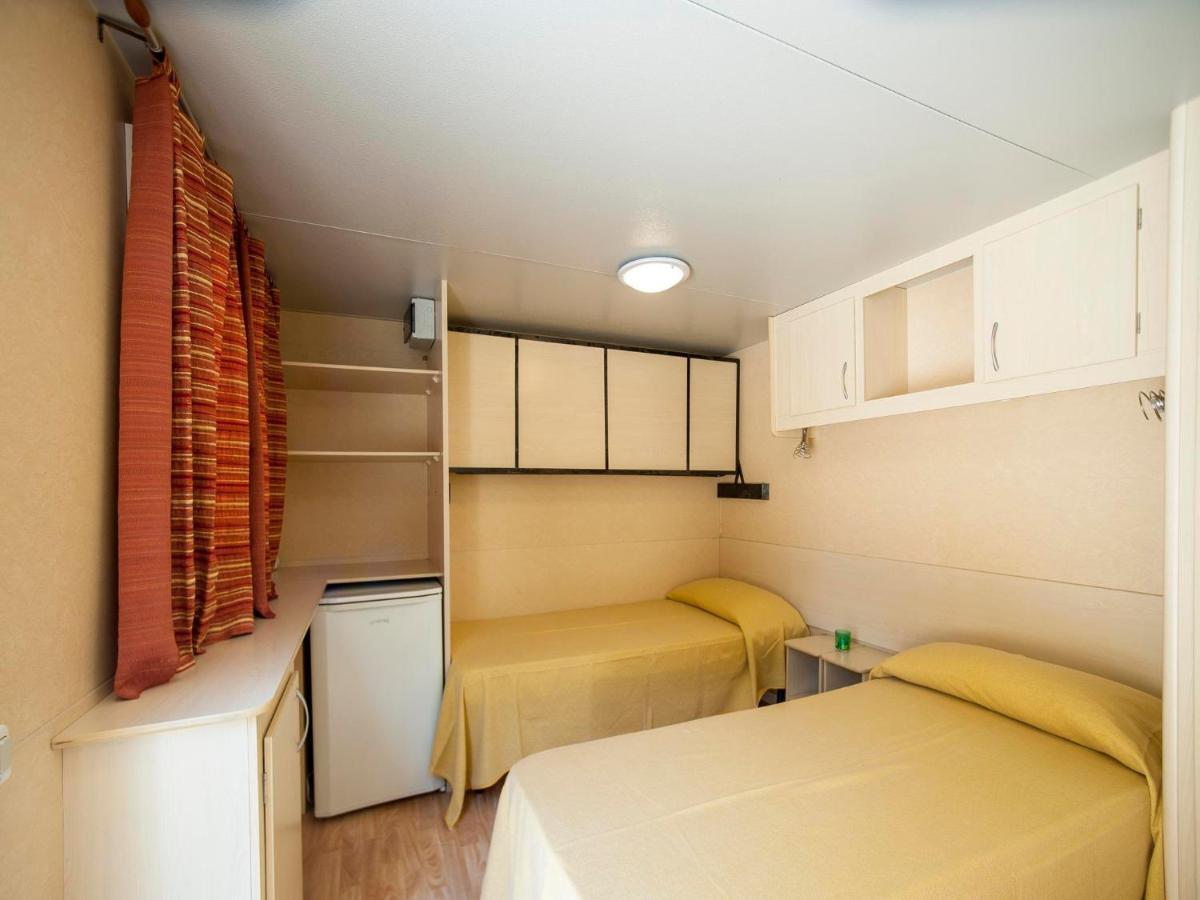 Hu Firenze Certosa Camping In Town อิมปรูเนตา ห้อง รูปภาพ
