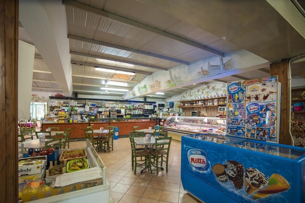 Hu Firenze Certosa Camping In Town อิมปรูเนตา ภายนอก รูปภาพ