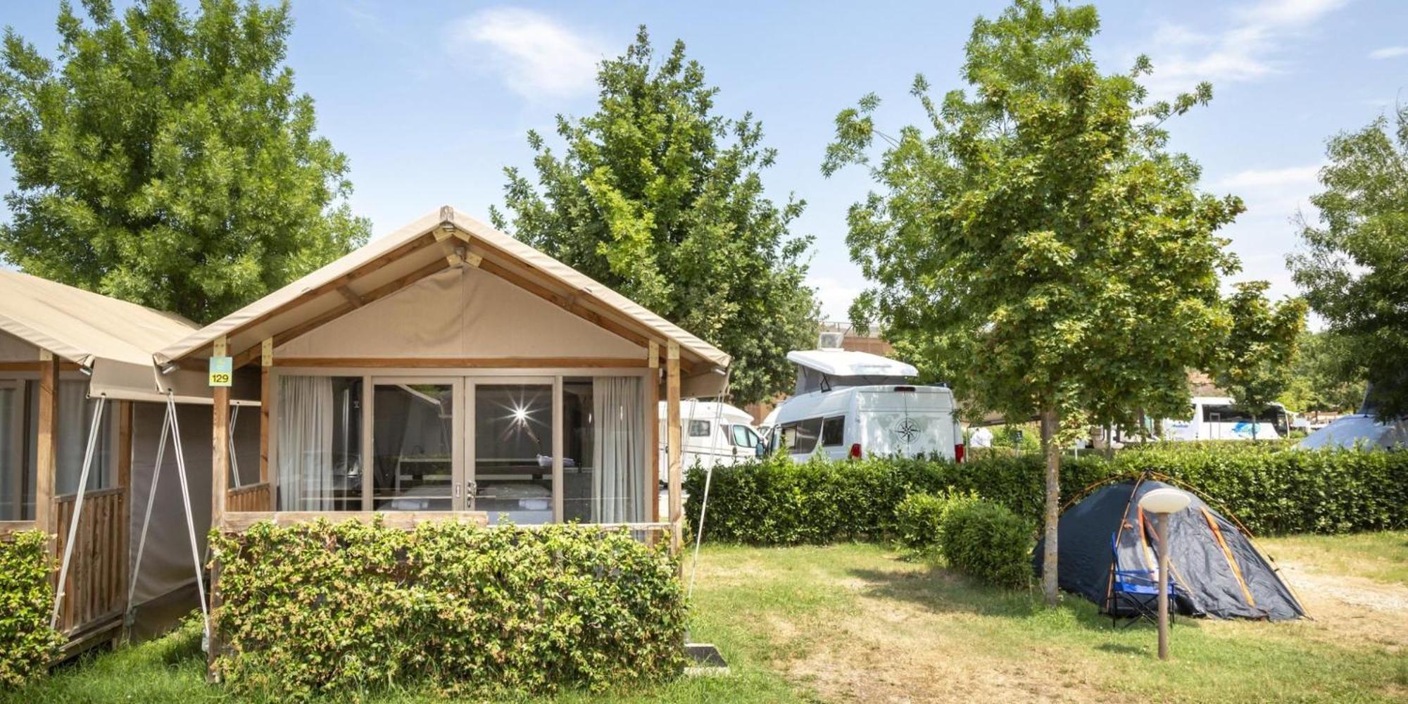 Hu Firenze Certosa Camping In Town อิมปรูเนตา ภายนอก รูปภาพ