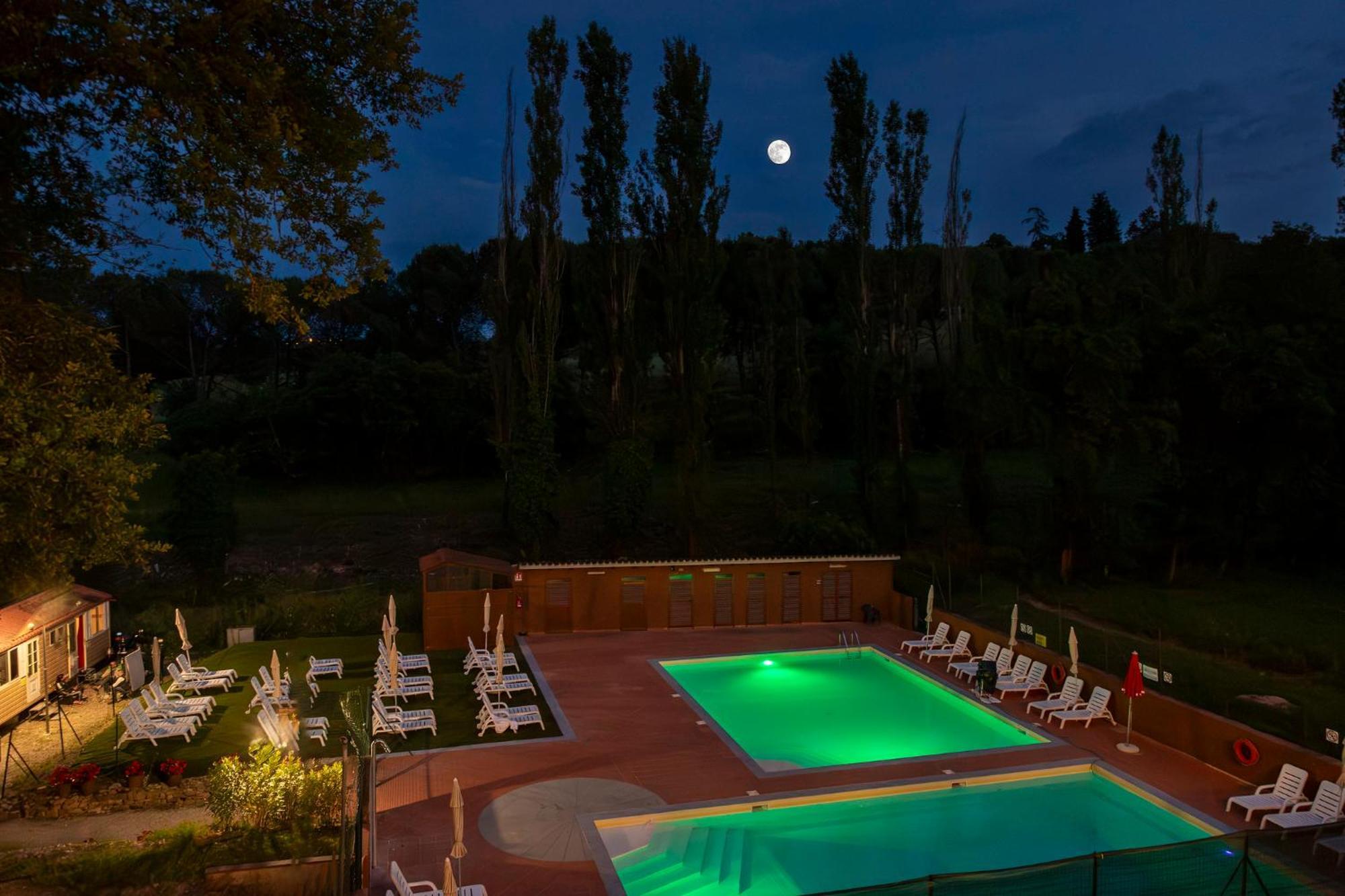 Hu Firenze Certosa Camping In Town อิมปรูเนตา ภายนอก รูปภาพ